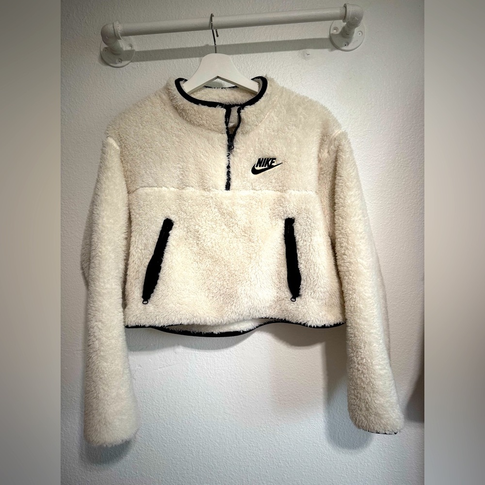 So dang cute!! Worn a few times. Perfect condition